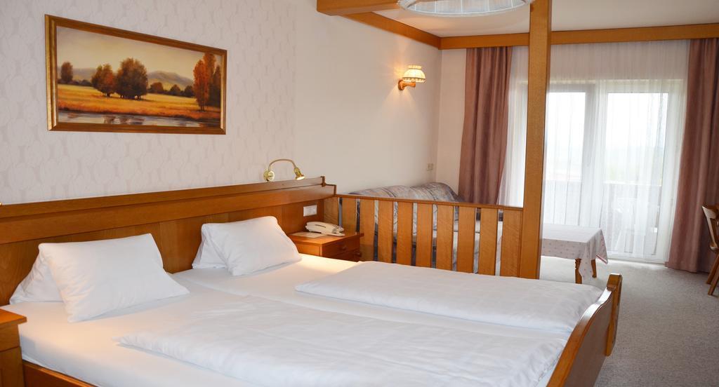 Hotel Fantur Velden am Woerthersee Exterior photo